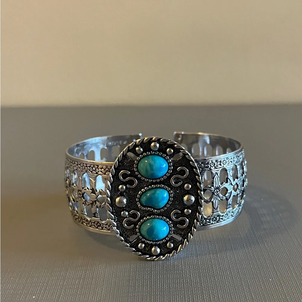 Southwestern Silver Tone Metal Faux Turquoise Cuff Bracelet Sarah Coventry Rare!